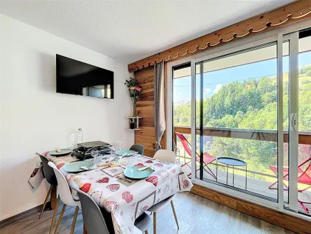 Studio cabine rénové, skis aux pieds, balcon sud, animaux admis - Photo 3
