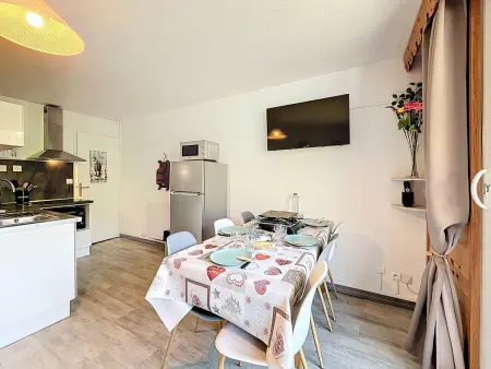 Studio cabine rénové, skis aux pieds, balcon sud, animaux admis - Photo 5