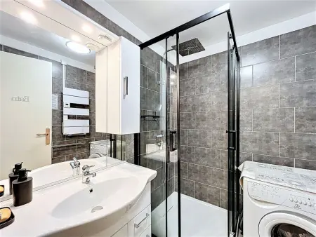 Studio cabine rénové, skis aux pieds, balcon sud, animaux admis - Photo 9