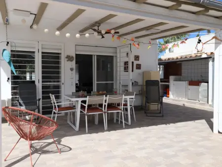 Villa à 200m de la plage avec jardin et piscine à partager - Photo 16