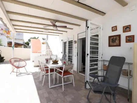 Villa à 200m de la plage avec jardin et piscine à partager - Photo 18