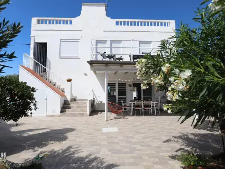 Villa indépendante à 200m de la plage d'Almardá avec jardin et piscine partagée - Photo 1