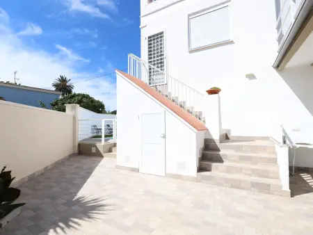 Villa indépendante à 200m de la plage d'Almardá avec jardin et piscine partagée - Photo 2