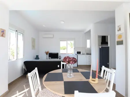 Villa indépendante à 200m de la plage d'Almardá avec jardin et piscine partagée - Photo 4