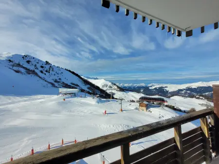 Superbe studio étage élevé  Ski aux pieds  Vue pistes - Photo 10