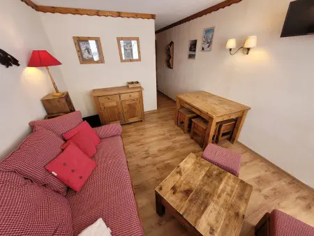 Jolie studio étage élevé  Ski aux pieds  Vue pistes - Photo 2