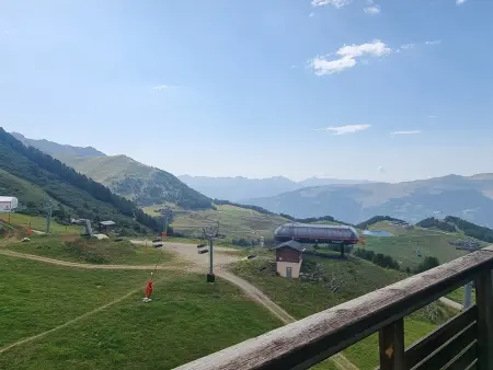 Jolie studio étage élevé  Ski aux pieds  Vue pistes - Photo 8