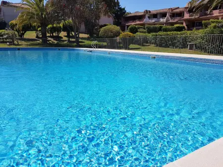 Appartement rénové 3* avec piscine et tennis à 500m de la plage - Photo 17