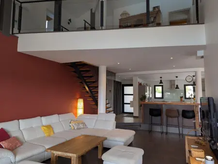 Maison élégante avec piscine privative, jardin clos et animaux admis - Photo 6