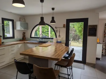 Maison élégante avec piscine privative, jardin clos et animaux admis - Photo 12