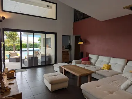 Maison élégante avec piscine privative, jardin clos et animaux admis - Photo 14