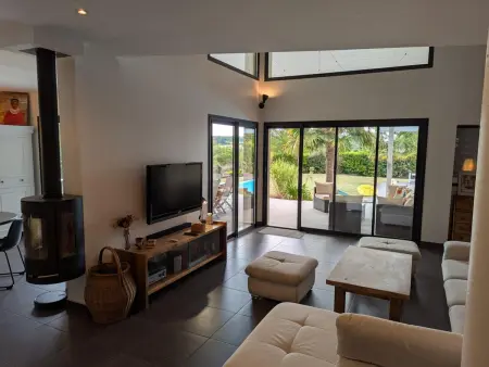 Maison élégante avec piscine privative, jardin clos et animaux admis - Photo 15