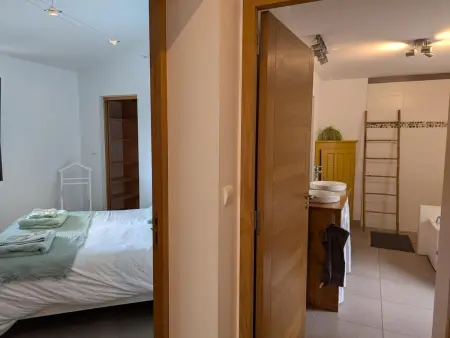 Maison élégante avec piscine privative, jardin clos et animaux admis - Photo 23