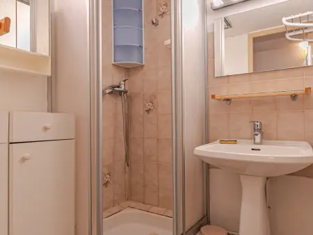 Appartement avec balcon et WIFI, près des pistes - Photo 3
