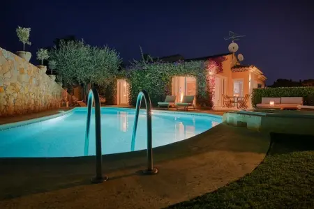AP-652-PERTUADES, Villa climatisée avec piscine et jacuzzi 3 chambres/6 personnes - Vallauris - Photo 19