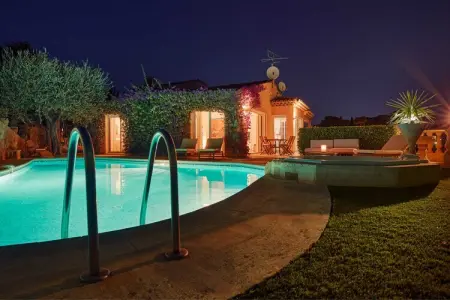 AP-652-PERTUADES, Villa climatisée avec piscine et jacuzzi 3 chambres/6 personnes - Vallauris - Photo 23