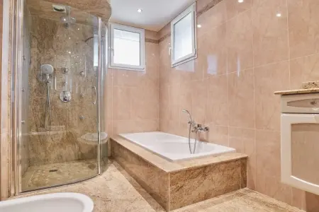 AP-652-PERTUADES, Villa climatisée avec piscine et jacuzzi 3 chambres/6 personnes - Vallauris - Photo 111