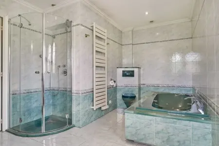 AP-652-PERTUADES, Villa climatisée avec piscine et jacuzzi 3 chambres/6 personnes - Vallauris - Photo 172