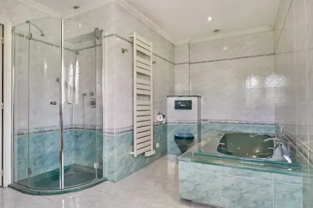 AP-652-PERTUADES, Villa climatisée avec piscine et jacuzzi 3 chambres/6 personnes - Vallauris - Photo 194