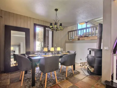 Chalet spacieux avec terrasse et jacuzzi, proche des pistes pour 14 personnes - Photo 5