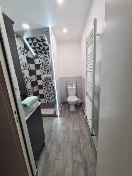 Maison accueillante à Clermont-Créans, 70m² avec jardin - Photo 4