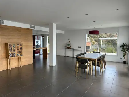 Élégante maison moderne avec piscine privée et vue mer - Roses - Photo 9