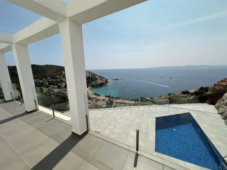 Élégante maison moderne avec piscine privée et vue mer - Roses - Photo 18
