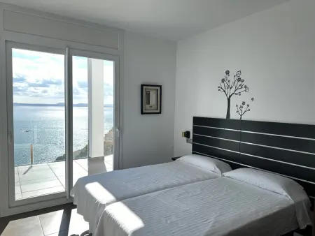 Élégante maison moderne avec piscine privée et vue mer - Roses - Photo 21