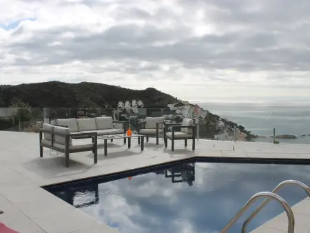 Élégante maison moderne avec piscine privée et vue mer - Roses - Photo 23