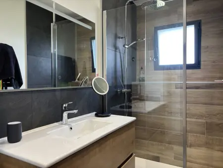 Maison moderne à Villard-de-Lans avec 8 couchages, parking et WiFi - Photo 10