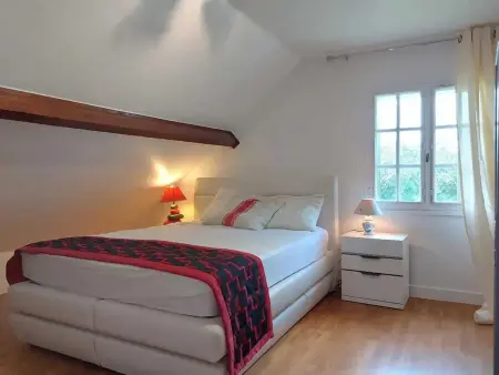 Maison spacieuse avec piscine à La Bazoche-Gouet - Photo 2
