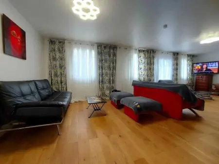 Maison spacieuse avec piscine à La Bazoche-Gouet - Photo 4