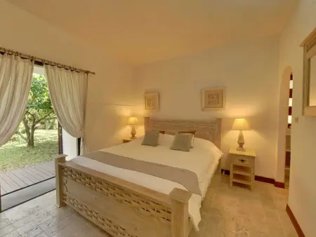 Spacieuse villa avec piscine privée à Saint-Gilles les Bains 300 m² - Photo 9
