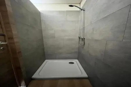 Val de Wanne, Tente de camping avec chambres familiales et équipements modernes. - Photo 10