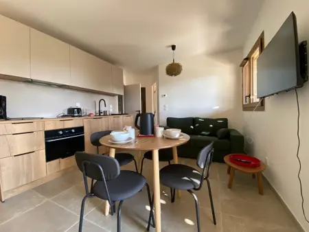 Appartement moderne 2 pièces + cabine, 4 personnes, parking - Photo 2