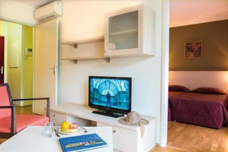 Adonis Divonne-les-Bains T2 Park side, Appartement au pied du Parc National du Haut Jura - Photo 12