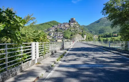 Appartement 3 personnes à Castel di Tora - Photo 23