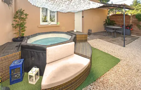Maisonnette avec jacuzzi, Maison 4 personnes à Mazan - Photo 9