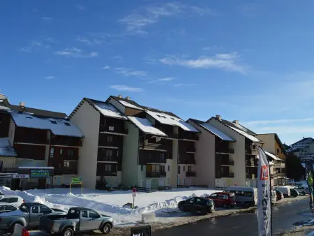 Appartement cosy 3 pièces pour 4 personnes avec balcon près des pistes - Photo 7