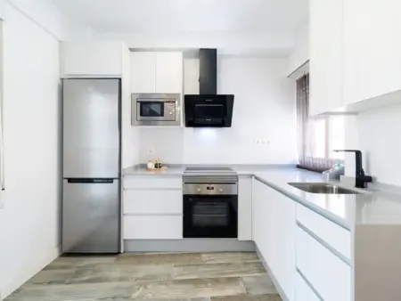 Luxe et Charme à Grenade: Appartement Rénové Près du Centre et Gare - Photo 1