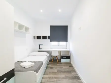 Luxe et Charme à Grenade: Appartement Rénové Près du Centre et Gare - Photo 18