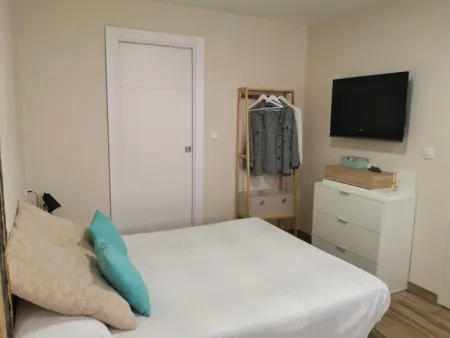 Appartement rénové et confortable à Grenade, arrêt de bus proche - Photo 4