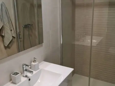 Appartement rénové et confortable à Grenade, arrêt de bus proche - Photo 7