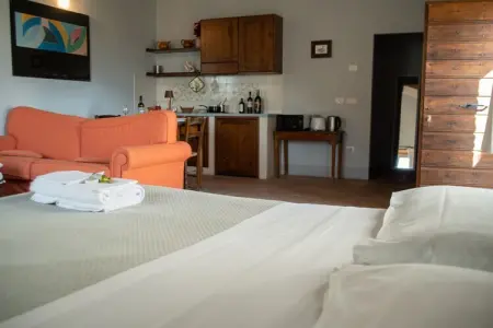 Sole, Studio dans une ferme avec piscine - Photo 23