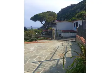 573431, Appartement de vacances à Alassio avec barbecue - Photo 2
