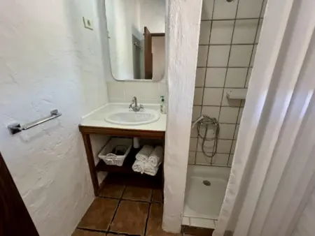 Évasion Rurale : Maison Canarienne avec Piscine et Jardin - Photo 12