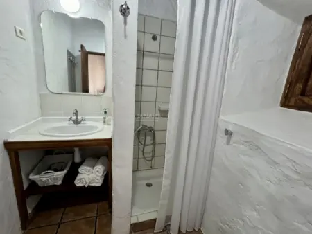 Évasion Rurale : Maison Canarienne avec Piscine et Jardin - Photo 14