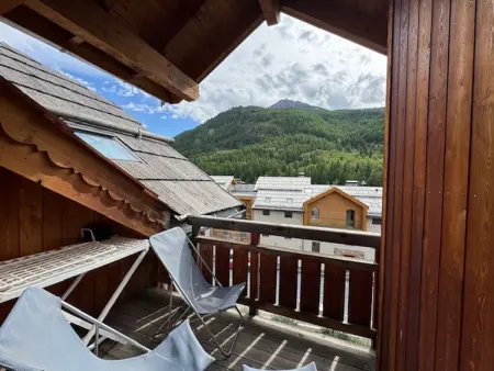 Appartement lumineux proche pistes – 3 pièces, parking, vue montagne - Photo 8