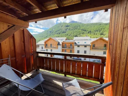 Appartement lumineux 3 pièces proche pistes avec balcon et parking - Photo 3