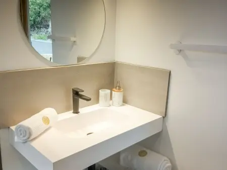 Gîte moderne à Saint-Paul avec jacuzzi et Wi-Fi gratuit - Photo 2